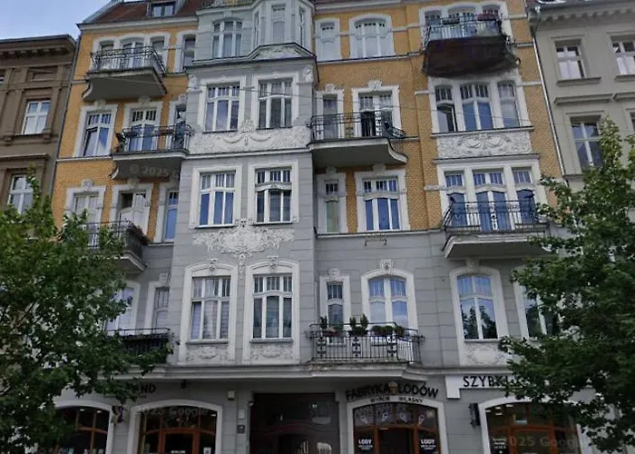 35m2 W Lofcie W Zabytkowej Kamienicy W Centrum Poznania Проживание в семье *